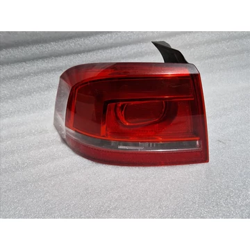 VOLKSWAGEN PASSAT B7 SEDAN bal hátsó lámpa 3AE945095F