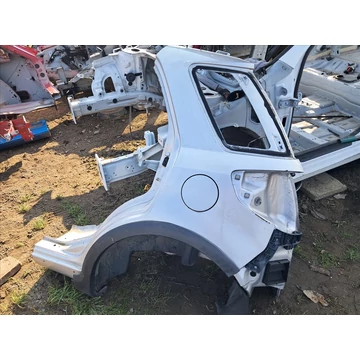 SUZUKI SX4 bal hátsó sárvédő