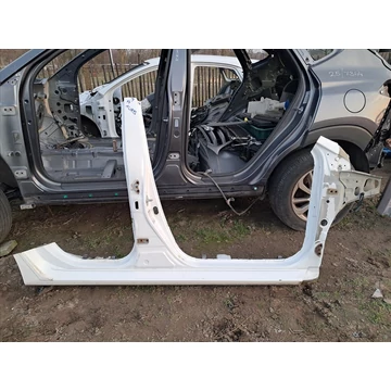 TOYOTA AURIS II jobb küszöb