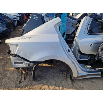 TOYOTA AVENSIS T27 SEDAN Jobb hátsó sárvédő negyed