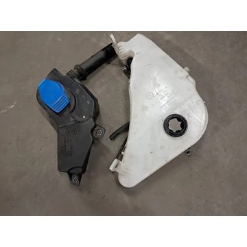 AUDI A6 (4G) Ablakmosó folyadék tartály 4G8955451E