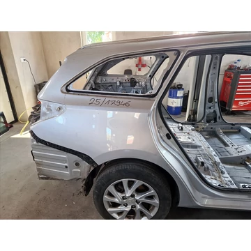 TOYOTA AURIS II TOURING Jobb hátsó sárvédő negyed