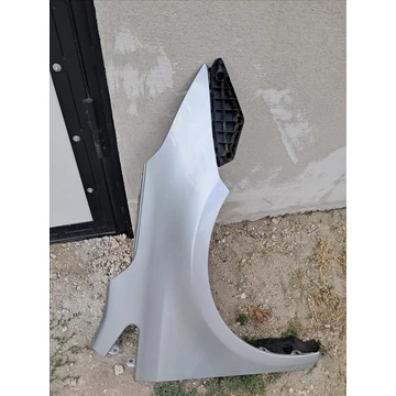 TOYOTA AVENSIS T27 Jobb első sárvédő