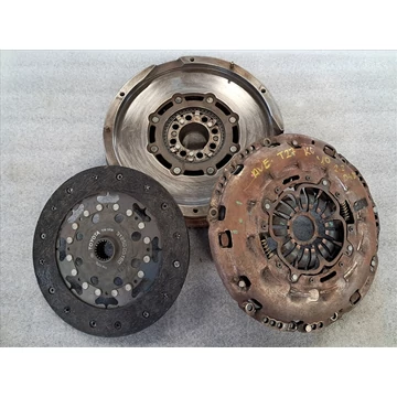 Toyota Avensis (T270) 2.2 D4D Kettős tömegű lendkerék szett