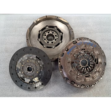 Toyota Avensis (T270) 2.0 D4D kettős tömegű lendkerék szett