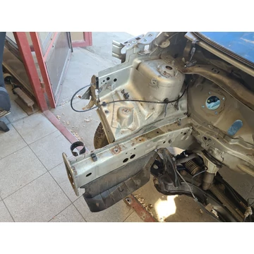 FORD B-MAX Jobb első kis negyed, nyúlvány