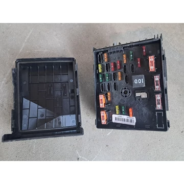 VOLKSWAGEN CC Biztosíték doboz 3C0937125A