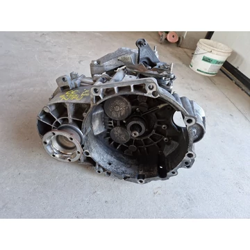 VOLKSWAGEN CC 2.0 CRTDI váltó NFU