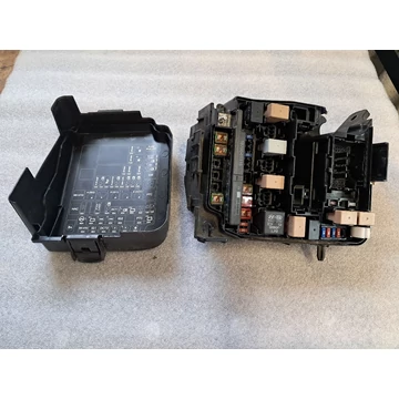 KIA CEED II (JD) biztosíték doboz