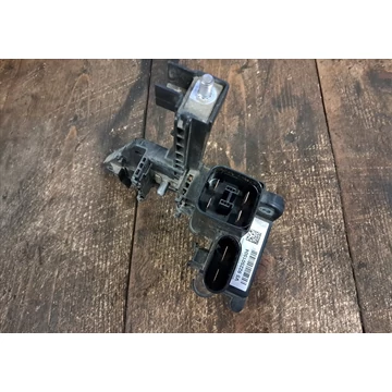 BMW (F30) 320d Akkumulátor relé 922501504