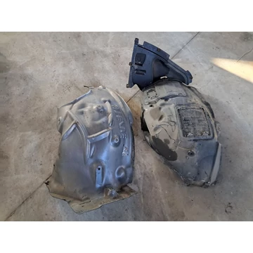 BMW (F30) Jobb első dobbetét