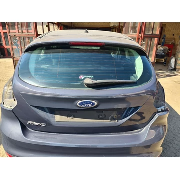 FORD FOCUS III csomagtérajtó