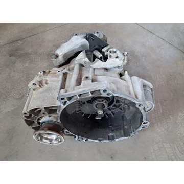 VOLKSWAGEN GOLF VII (5G) 2.0 CRTDI Váltó PFL