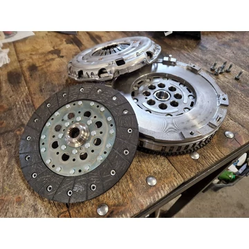 HYUNDAI I40 (VF) 1.7 CRDI Kettőstömegű lendkerék, kuplungszett