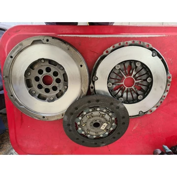 FORD KUGA 2.0 TDCI kettőstömegű lendkerék, kuplungszett AG916477