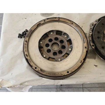 FORD KUGA 2.0 TDCI kettőstömegű lendkerék 8V416477DA