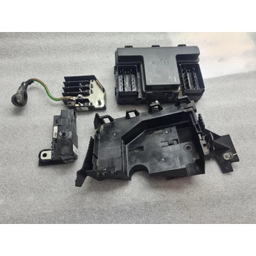 FORD MONDEO V Biztosíték doboz DG9T-14A301-AD