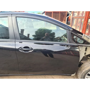 NISSAN NOTE (E12) jobb első ajtó