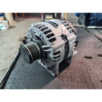 VOLKSWAGEN PASSAT B7 2.0 CRTDI generátor 03L903023D