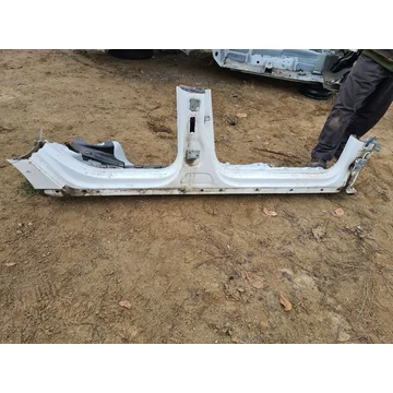 VOLKSWAGEN PASSAT B7 jobb küszöb