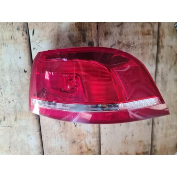 VOLKSWAGEN PASSAT B7 KOMBI jobb hátsó lámpa