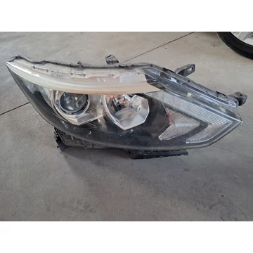 NISSAN QASHQAI II (J11) Jobb fényszóró