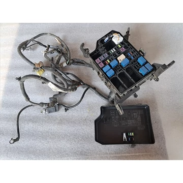 SUZUKI SX4 S-CROSS (JY) Biztosíték doboz