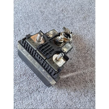 NISSAN JUKE (F15) Akkumulátor saru elektronikával