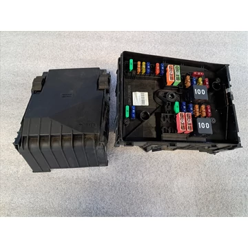 SKODA SUPERB II (3T) Biztosíték doboz 1K0937132F