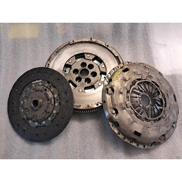 SKODA SUPERB II (3T) 2.0 CRTDI Kettőstömegű lendkerék szett 124035410