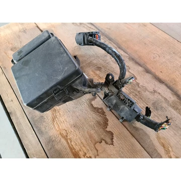 SUZUKI SWIFT V 1.0 Biztosíték doboz