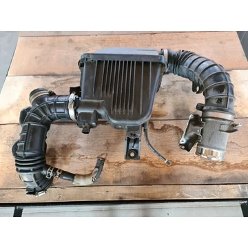 SUZUKI SWIFT V 1.0 levegőszűrőház 