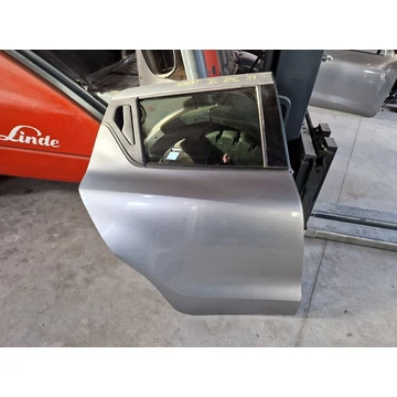 SUZUKI SWIFT V jobb hátsó ajtó ZNC