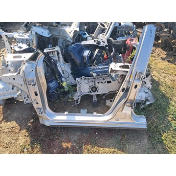 SUZUKI SWIFT V bal küszöb