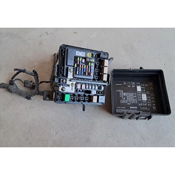 HYUNDAI TUCSON (TL) Biztosíték doboz 91950-D3230A 91445-D7460