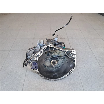 NISSAN JUKE (F15) 1.6 DIG-T váltó TL4123