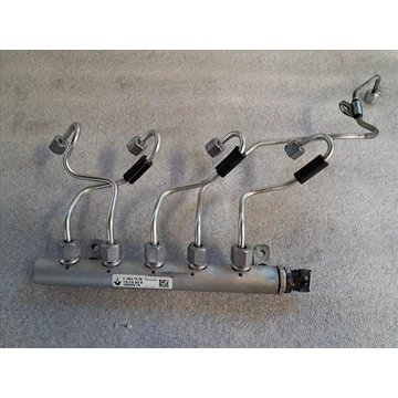 NISSAN X-TRAIL (T32) 1.6 DCI R9ME414 Rail cső 175210542R