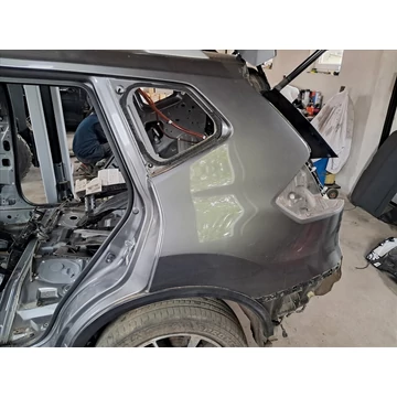 NISSAN X-TRAIL (T32) bal hátsó sárvédő negyed