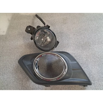 NISSAN X-TRAIL (T32) bal ködlámpa, keret