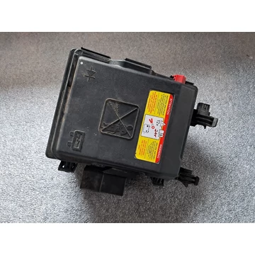 CITROEN C4 PICASSO II Biztosíték doboz 9678633380