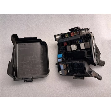 HYUNDAI I30 (GD) Biztosíték doboz 91206-A6161