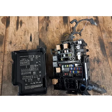 HYUNDAI I30 (PD) Biztosíték doboz