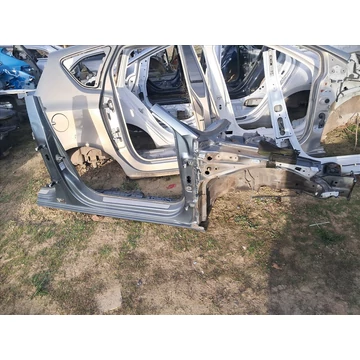 SKODA SUPERB III (3V) Jobb első negyed, küszöb