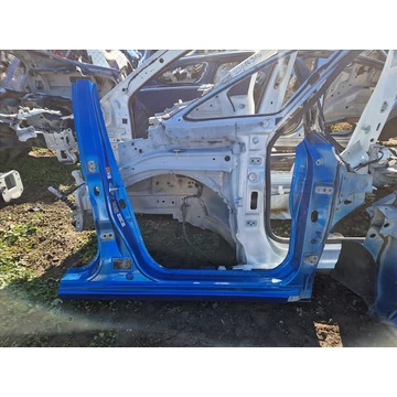 SUZUKI SWIFT V (AZ) Jobb küszöb