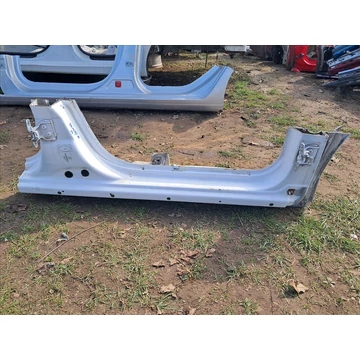 DACIA DUSTER Jobb küszöb darab