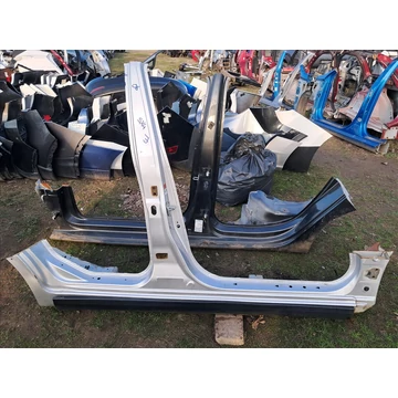 SUZUKI SX4 Jobb küszöb, oszlop