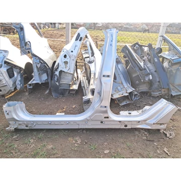 FORD FOCUS III Bal küszöb, oszlop