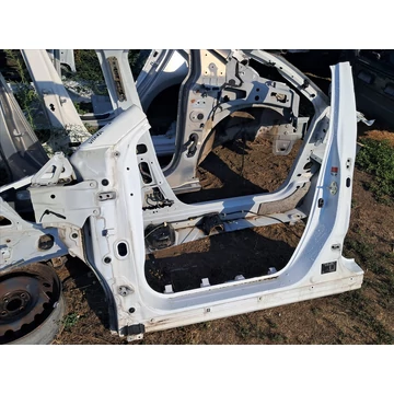 SUZUKI VITARA (LY) Bal küszöb 