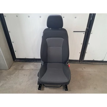 SUZUKI VITARA (LY) Jobb első ülés