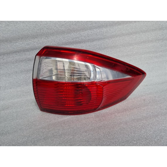 FORD C-MAX II Jobb külső hátsó lámpa AM5113404BE